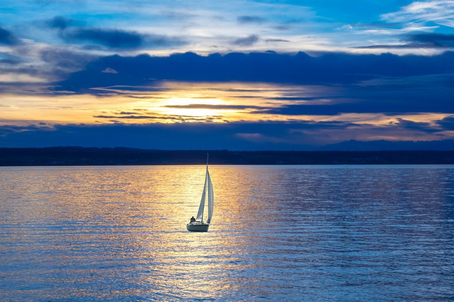 Sailing boat 596462 1920